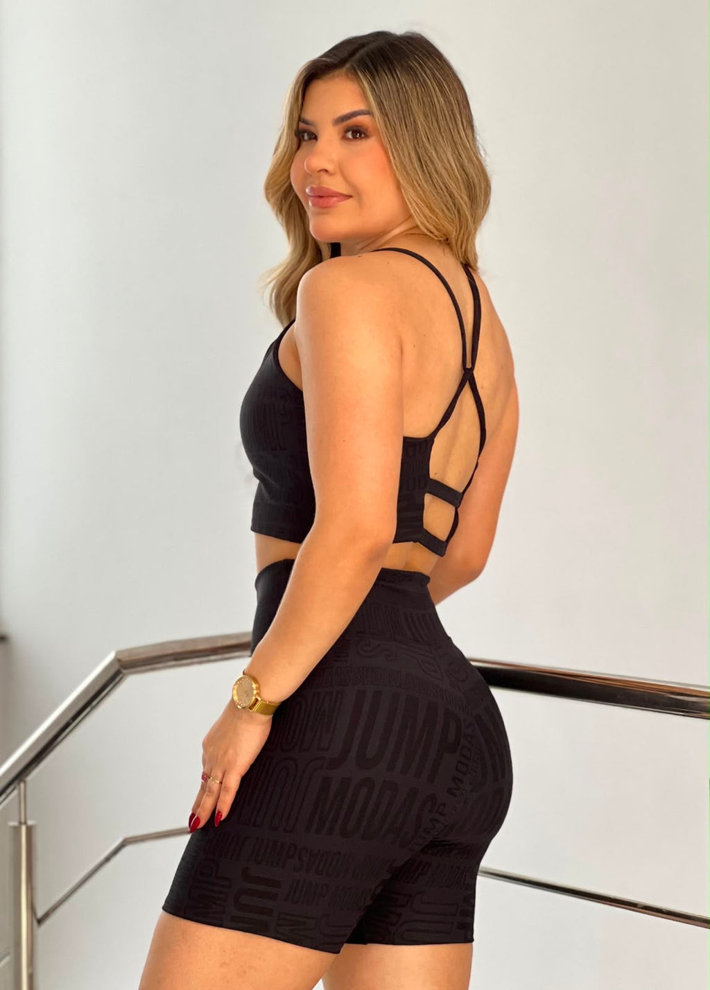 Short Biker Texturizado Preto — Coleção Vibe