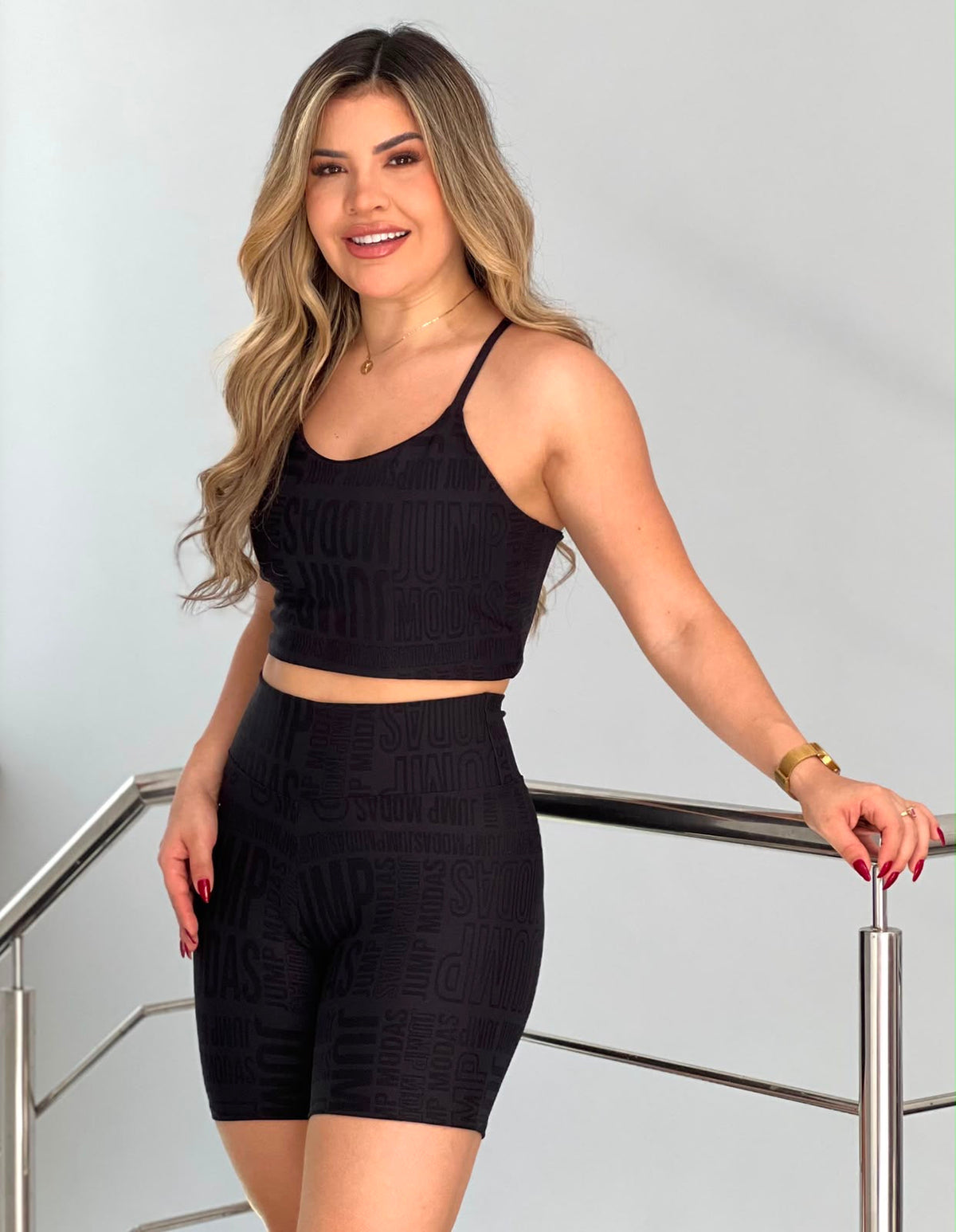 Short Biker Texturizado Preto — Coleção Vibe