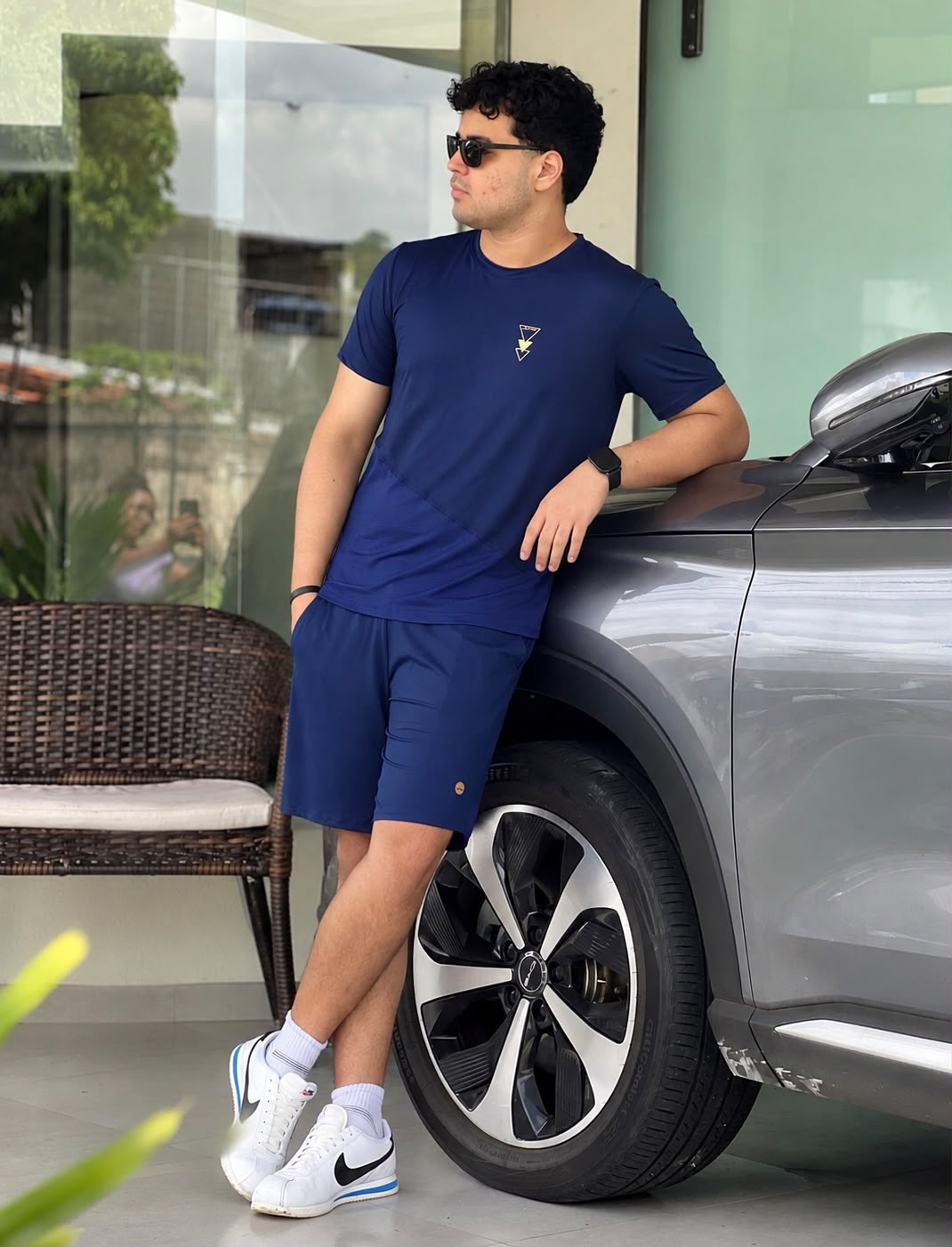 Camiseta Masculina Azul Marinho — Recorte Diagonal em Tela